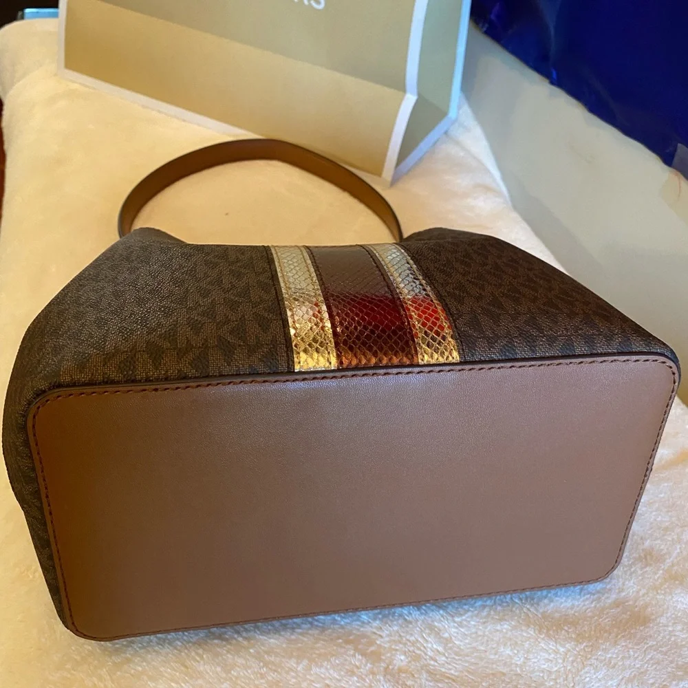 Michael Kors Pratt Medium Signature Logo and Metallic Should…